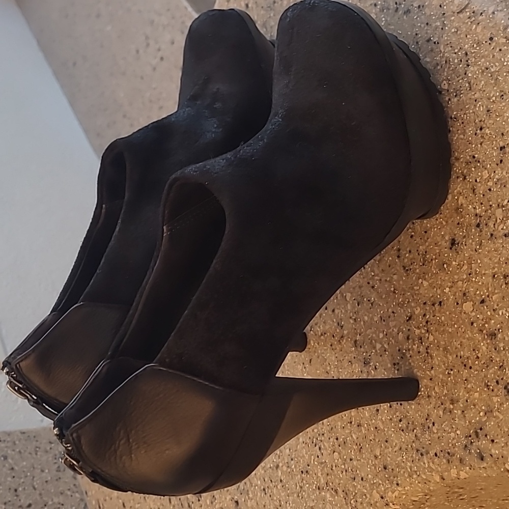 Platform Booties Black suede Lisa by Donald J Pliner